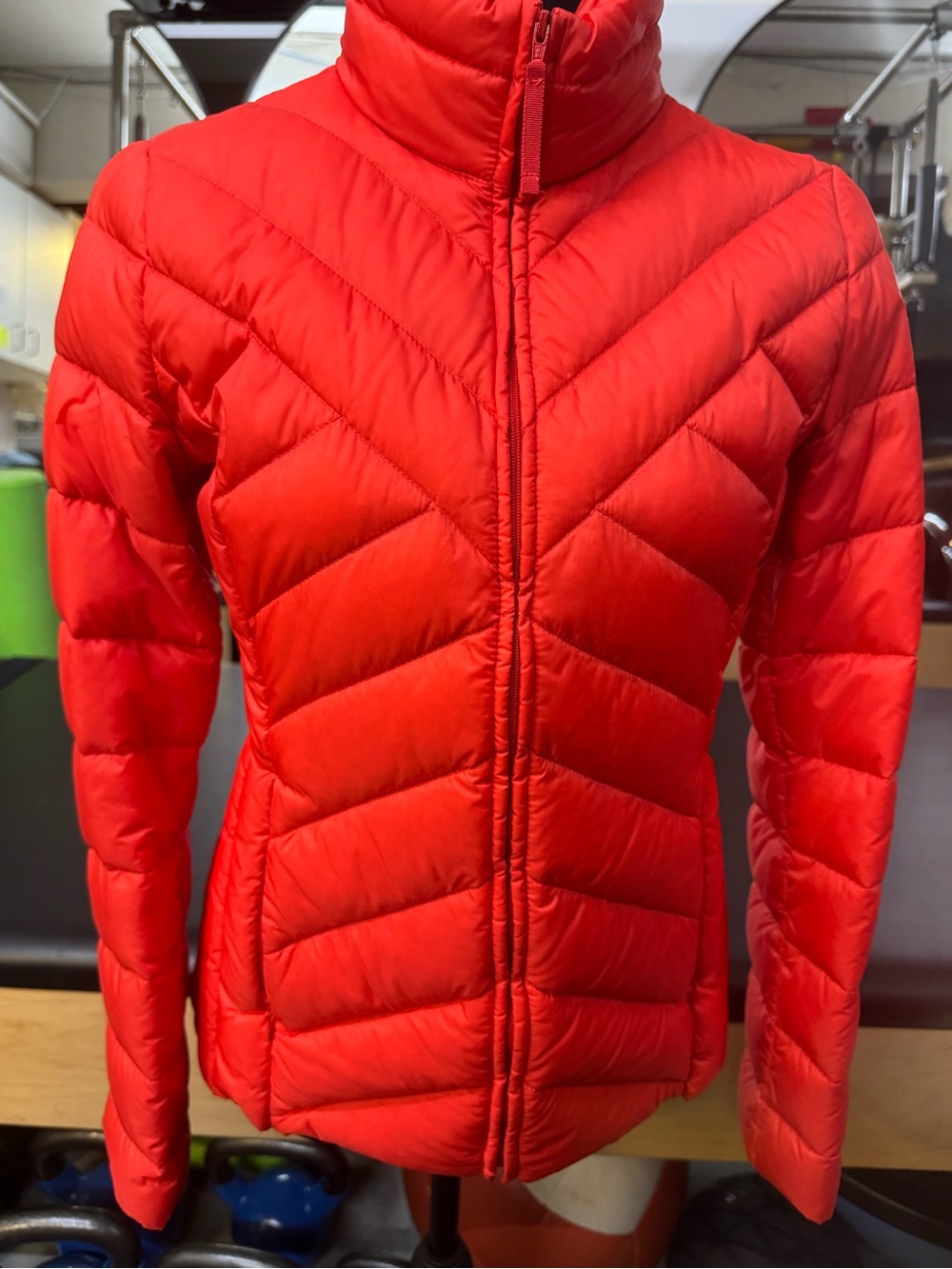 Talbots Bright Tomato Red Quilted Lightweight Puffer Jacket. 90% down.